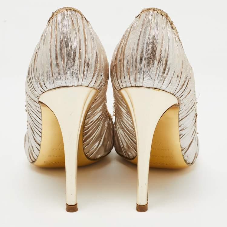 مملوكة مسبقًا Sergio Rossi Gold Ruffled Lame Fabric Peep Toe Pumps Size 37