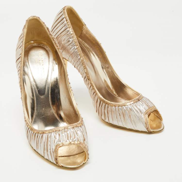 مملوكة مسبقًا Sergio Rossi Gold Ruffled Lame Fabric Peep Toe Pumps Size 37
