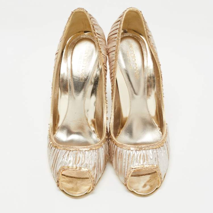 مملوكة مسبقًا Sergio Rossi Gold Ruffled Lame Fabric Peep Toe Pumps Size 37