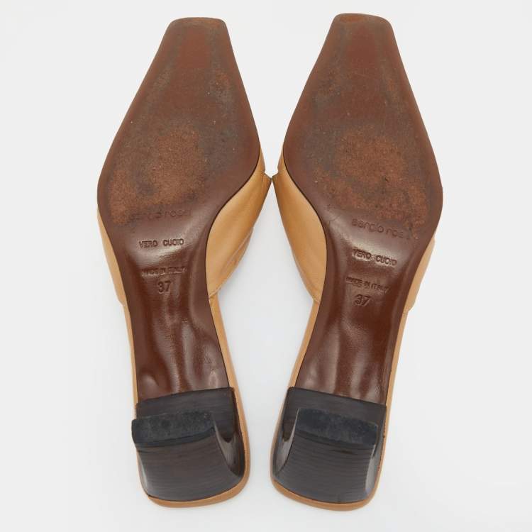 مملوكة مسبقًا Sergio Rossi Beige Leather Bow Pointed Toe Mules Size 37