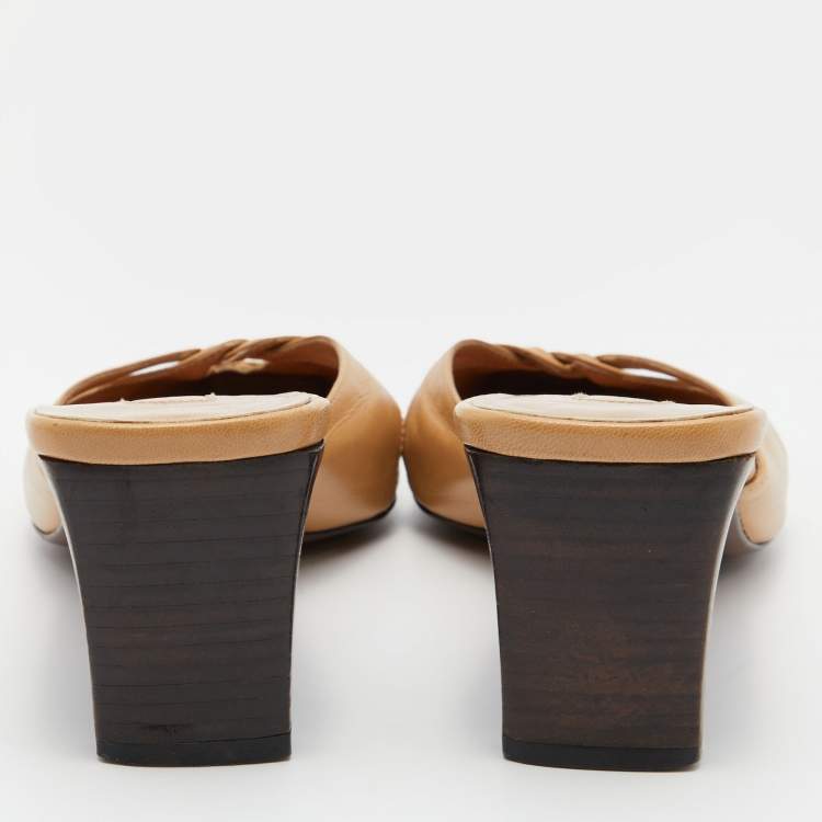 مملوكة مسبقًا Sergio Rossi Beige Leather Bow Pointed Toe Mules Size 37