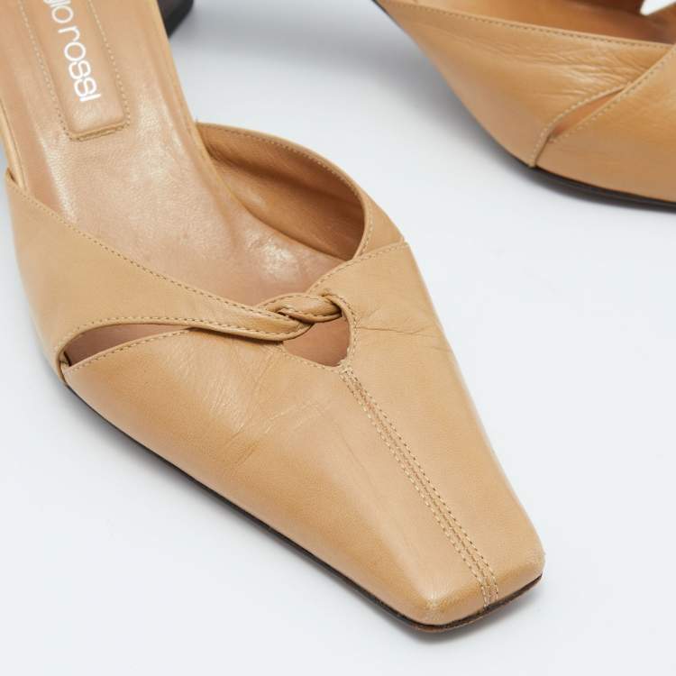 مملوكة مسبقًا Sergio Rossi Beige Leather Bow Pointed Toe Mules Size 37