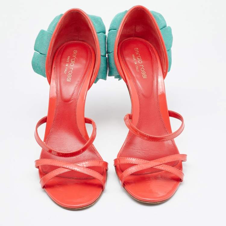 مملوكة مسبقًا Sergio Rossi Coral/Green Patent Leather Strappy Sandals Size 39