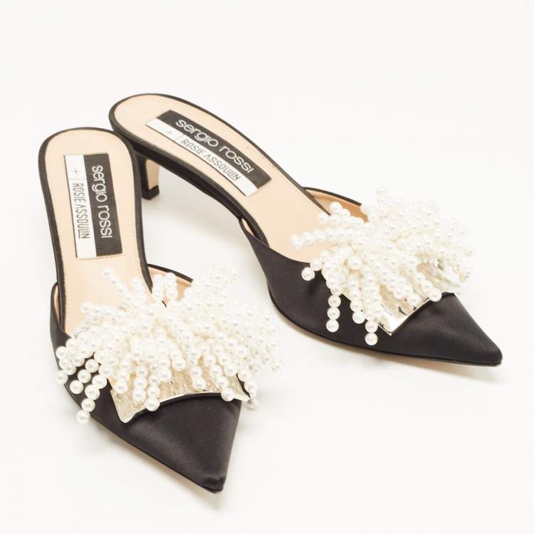 مملوكة مسبقًا Sergio Rossi x Rosie Assoulin Black Satin Pearl Embellished Mules Size 39.5