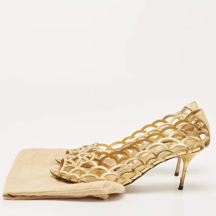 مملوكة مسبقًا Sergio Rossi Metallic Gold Leather Laser Cut Peep Toe Pumps Size 41.5