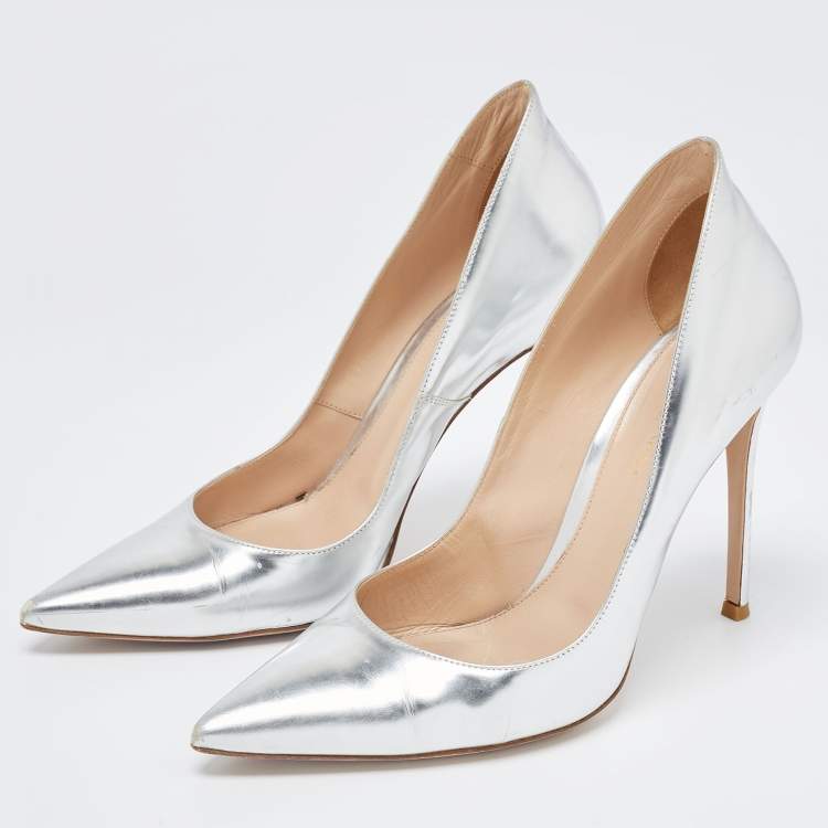 Pre Owned Gianvito Rossi Silver Leather Pointed Toe Pumps Size 40