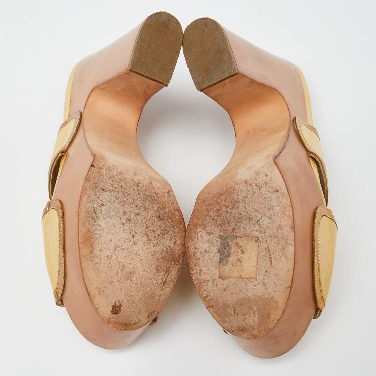 مملوكة مسبقًا Sergio Rossi Yellow Leather Wooden Platform Slide Sandals Size 38
