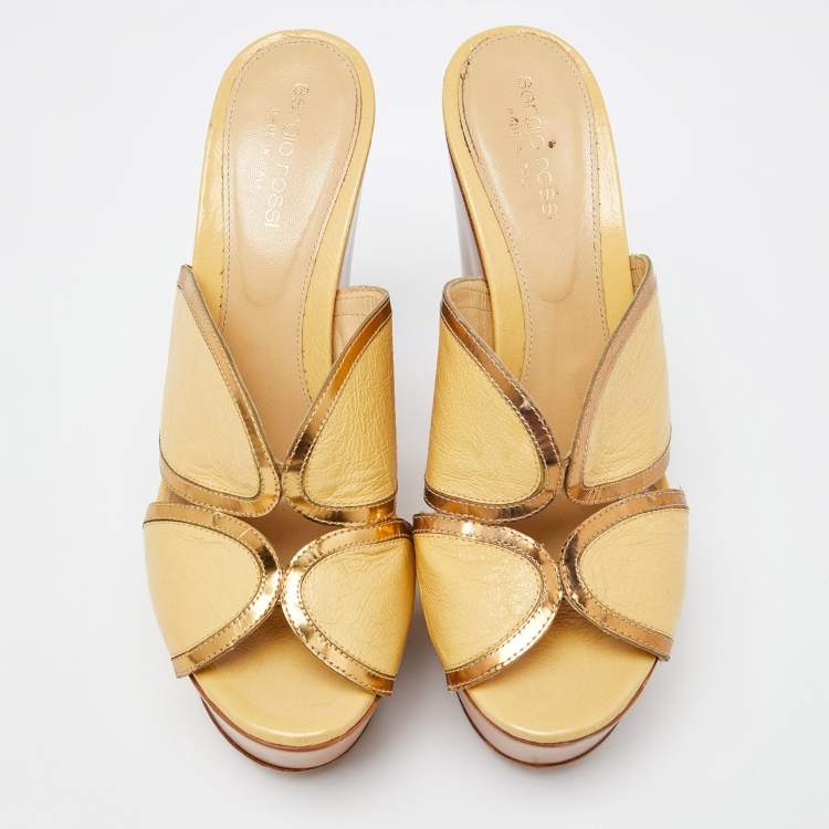 مملوكة مسبقًا Sergio Rossi Yellow Leather Wooden Platform Slide Sandals Size 38