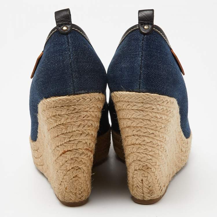 مملوكة مسبقًا Sergio Rossi Blue/Black Denim and Leather Wedge Sandals Size 39