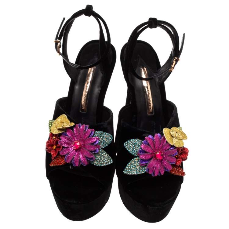 مملوكة مسبقًا Sophia Webster Black Velvet Flower Embellished Platform Ankle Strap Sandals Size 40.5