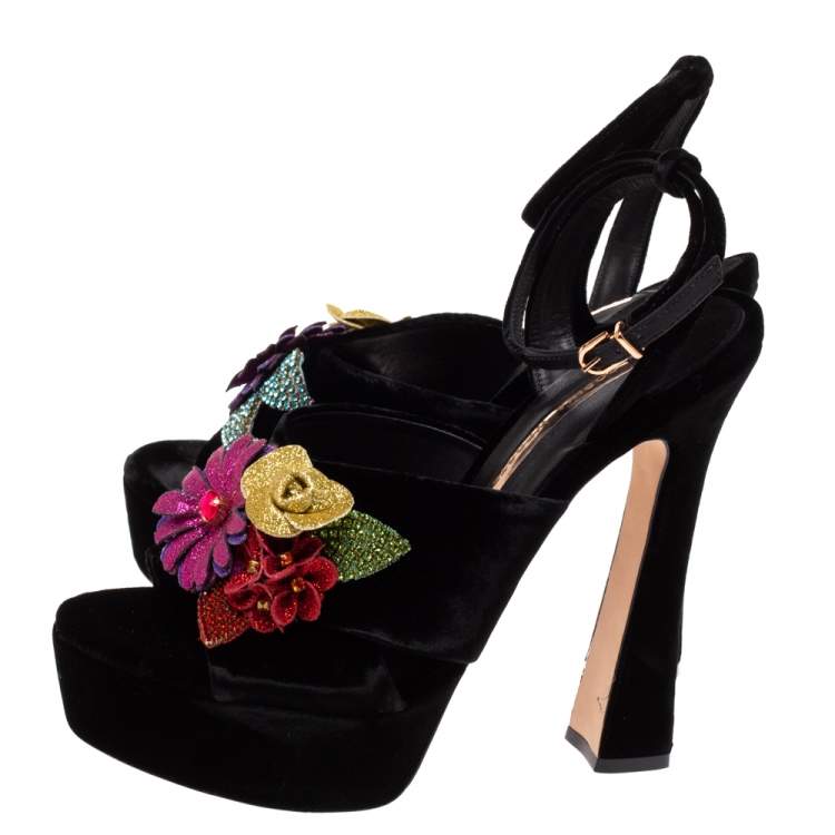 مملوكة مسبقًا Sophia Webster Black Velvet Flower Embellished Platform Ankle Strap Sandals Size 40.5