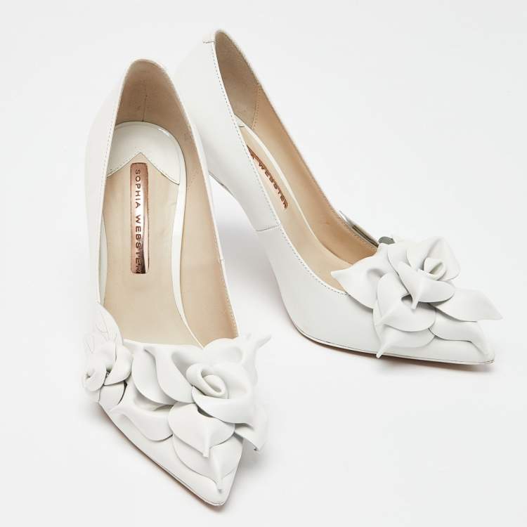 مملوكة مسبقًا Sophia Webster White Leather Jumbo Lilico Floral Applique Pumps Size 35.5
