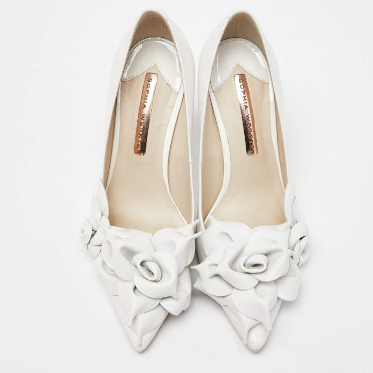 مملوكة مسبقًا Sophia Webster White Leather Jumbo Lilico Floral Applique Pumps Size 35.5