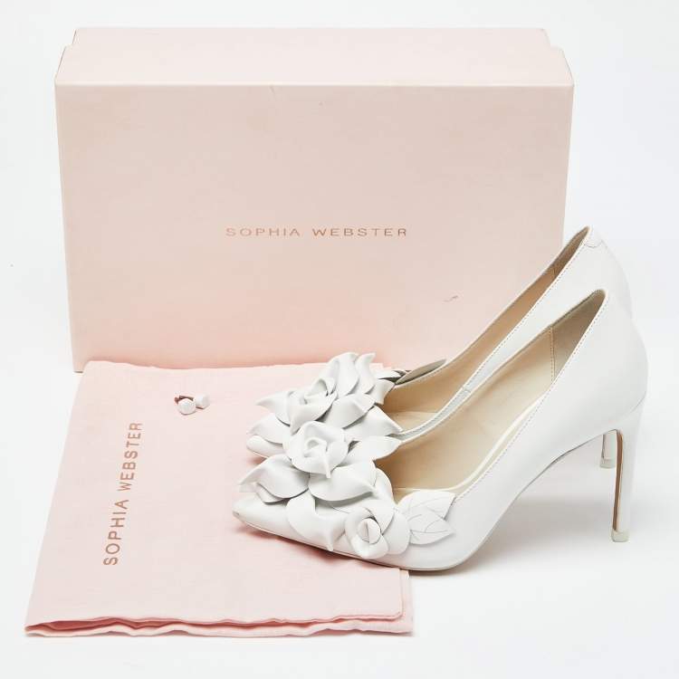 مملوكة مسبقًا Sophia Webster White Leather Jumbo Lilico Floral Applique Pumps Size 35.5