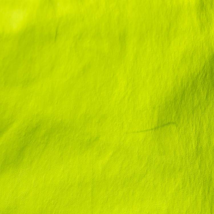 مملوكة مسبقًا Sprwmn Neon Yellow Leather Shorts L