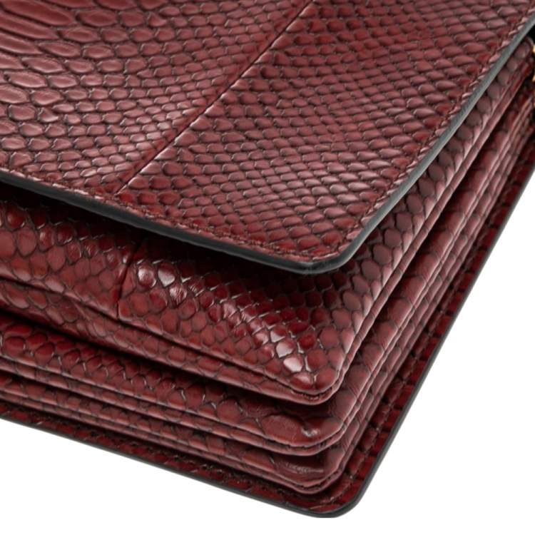 مملوكة مسبقًا Stella McCartney Burgundy Python Faux Leather Clutch 