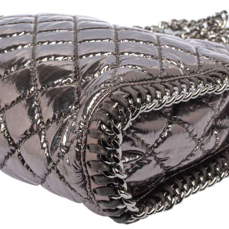مملوكة مسبقًا Stella McCartney Metallic Silver Faux Patent Leather Tiny Falabella Crossbody Bag