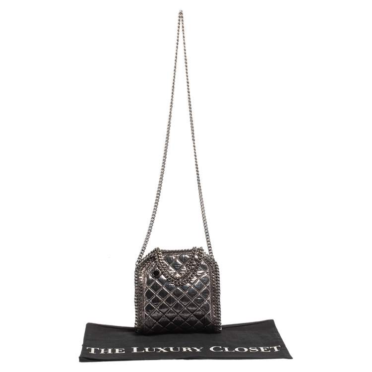 مملوكة مسبقًا Stella McCartney Metallic Silver Faux Patent Leather Tiny Falabella Crossbody Bag
