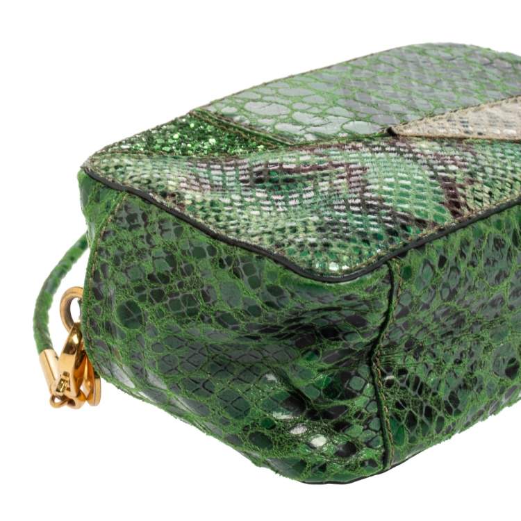 مملوكة مسبقًا Stella McCartney Green Faux Python Effect Suede and Glitter Crossbody Bag