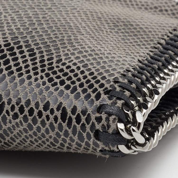 مملوكة مسبقًا Stella McCartney Grey Python Embossed Falabella Clutch