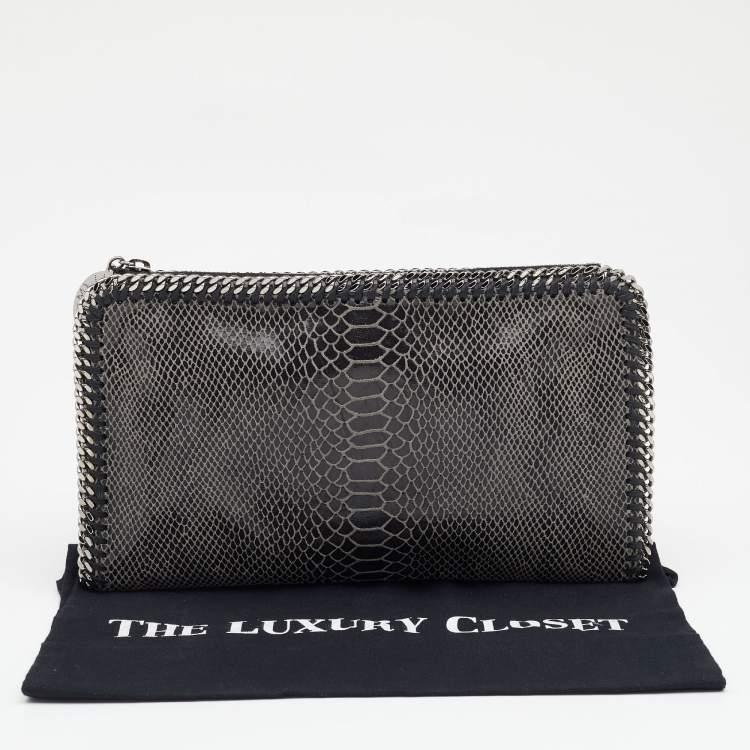 مملوكة مسبقًا Stella McCartney Grey Python Embossed Falabella Clutch