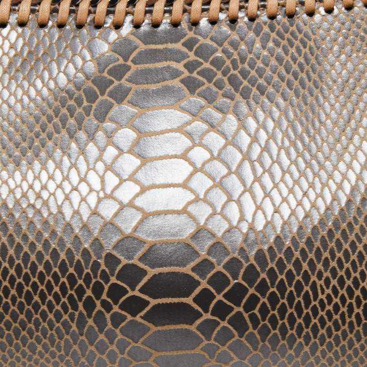مملوكة مسبقًا Stella McCartney Silver/Beige Faux Suede Falabella Clutch
