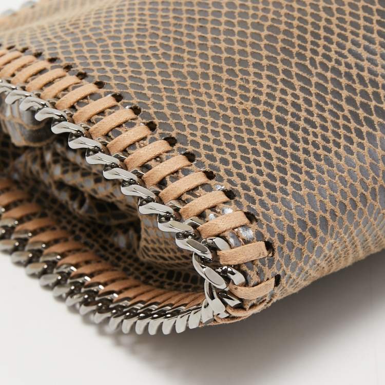 مملوكة مسبقًا Stella McCartney Silver/Beige Faux Suede Falabella Clutch