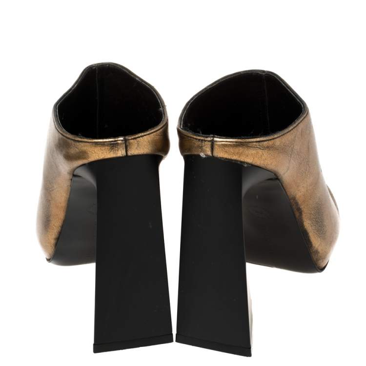 Pre Owned Stella McCartney Gold Faux Leather Vanessa Mule Sandals Size 36