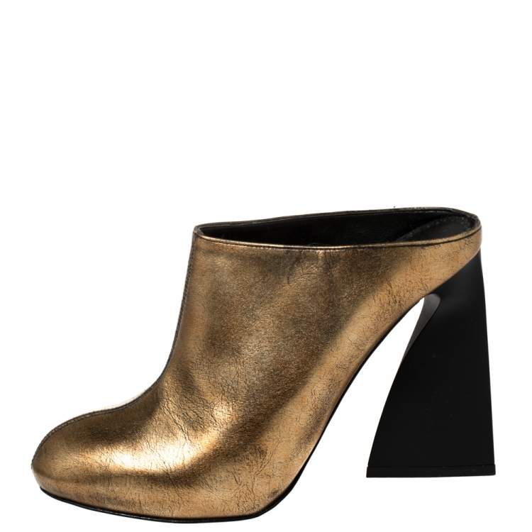 Pre Owned Stella McCartney Gold Faux Leather Vanessa Mule Sandals Size 36