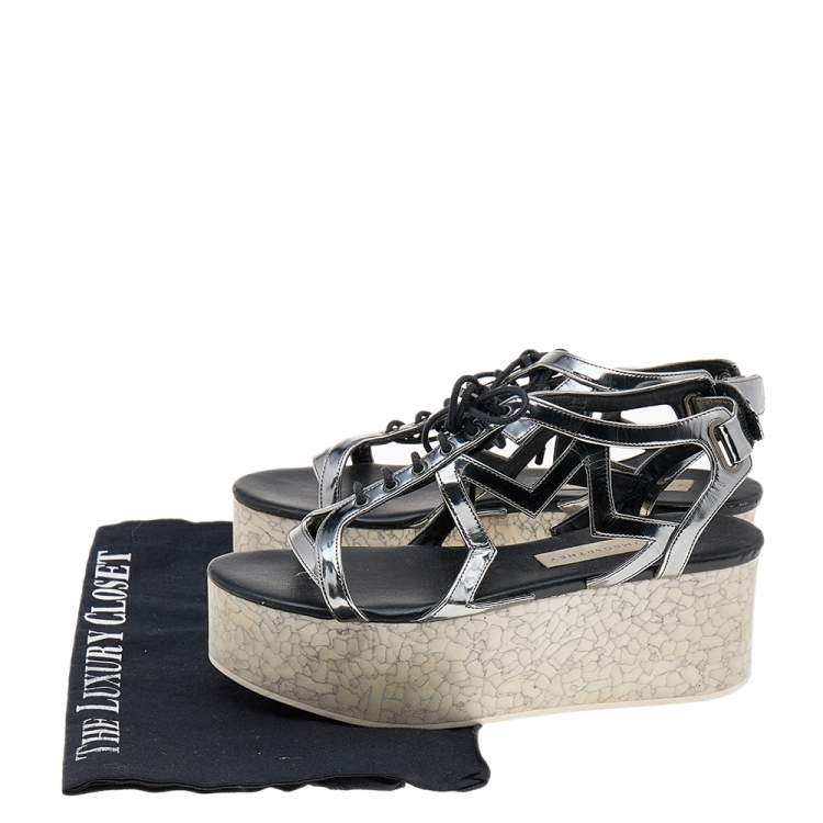 مملوكة مسبقًا Stella McCartney Metallic Grey Faux Leather Hackney Platform Sandals Size 36