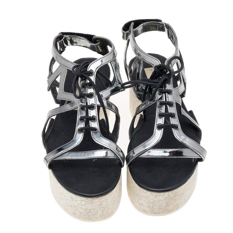مملوكة مسبقًا Stella McCartney Metallic Grey Faux Leather Hackney Platform Sandals Size 36