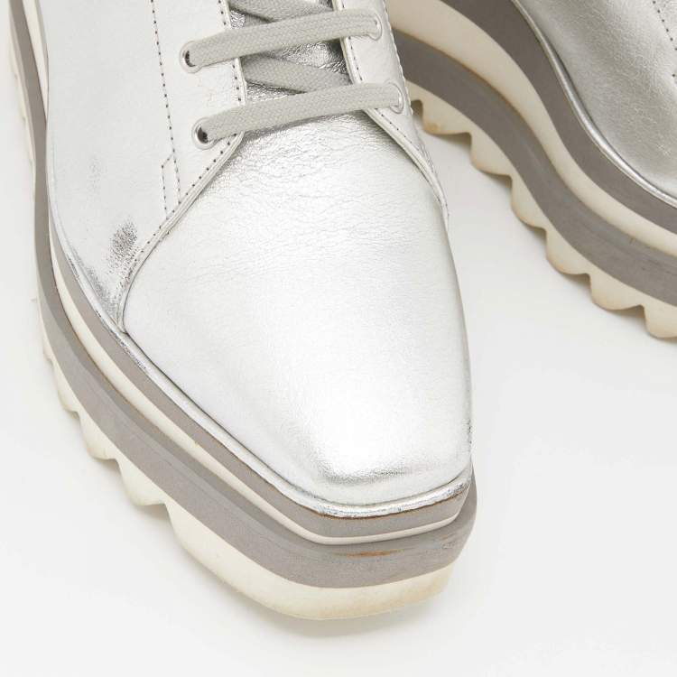 مملوكة مسبقًا Stella McCartney Metallic Silver Faux Leather and Faux Suede Elyse Sneakers Size 39