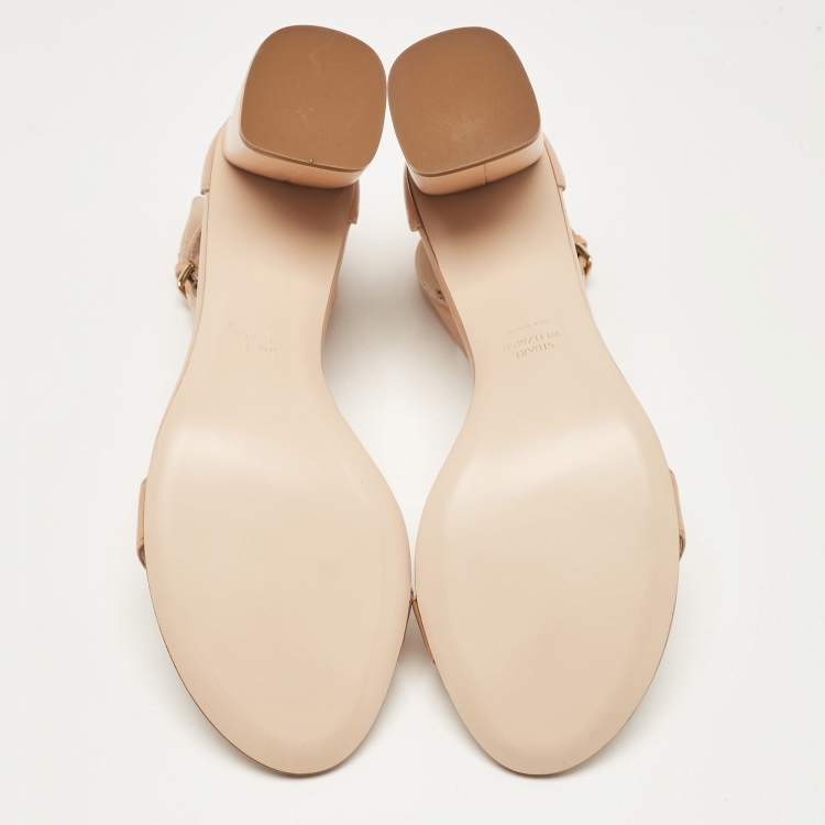 Pre Owned Stuart Weitzman Beige Leather Ankle Strap Sandals Size 40