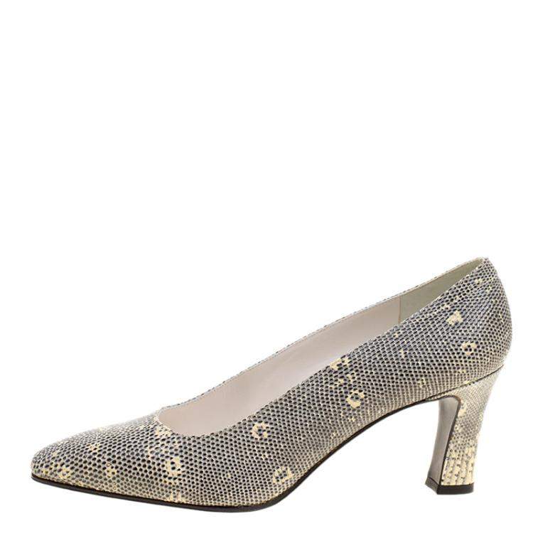 Pre Owned Stuart Weitzman Two Tone Lizard Leather Pumps Size 38.5