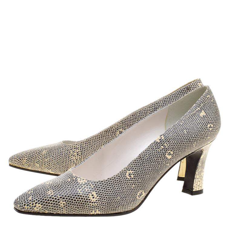 Pre Owned Stuart Weitzman Two Tone Lizard Leather Pumps Size 38.5
