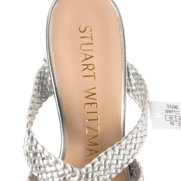 مملوكة مسبقًا Stuart Weitzman Silver Leather The Sarita Sandals Size 37.5