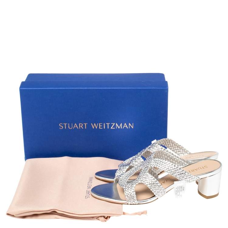 مملوكة مسبقًا Stuart Weitzman Silver Leather The Sarita Sandals Size 37.5