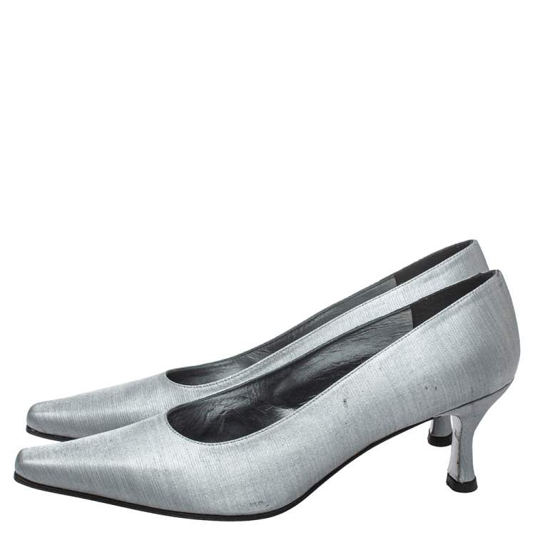 Pre Owned Stuart Weitzman Metallic Silver Fabric Pumps Size 39.5