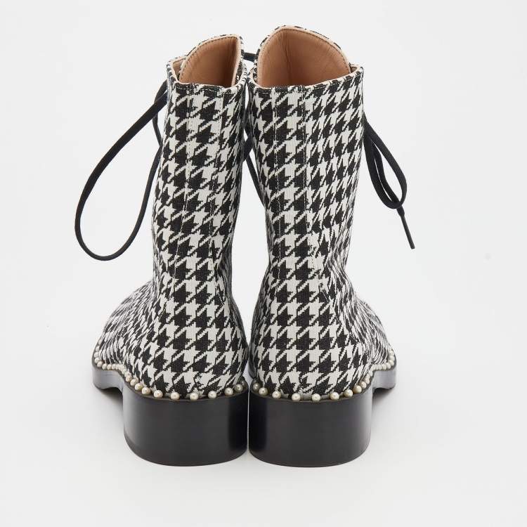 Pre Owned Stuart Weitzman Black/White Houndstooth Fabric Lace Up Ankle Length Boots Size 38.5