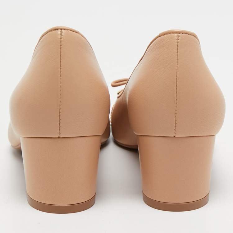 Pre Owned Stuart Weitzman Beige/Black Patent and Leather Block Heel Pumps Size 39.5