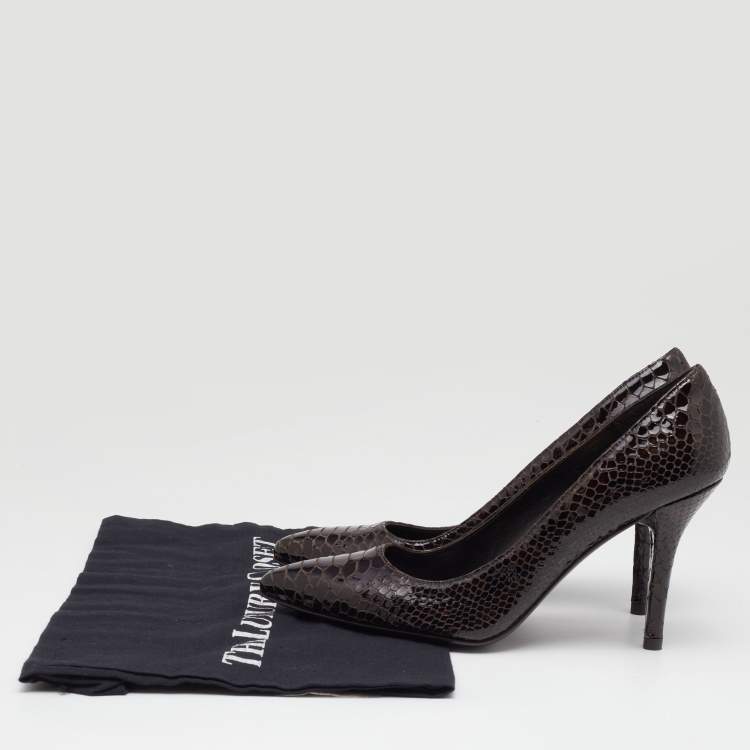 Pre Owned Stuart Weitzman Brown Python Embossed Patent Leather Pumps Size 37