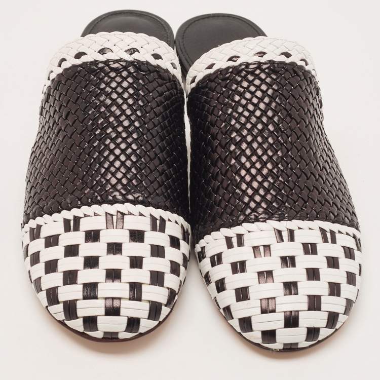 Pre Owned Stuart Weitzman Black/White Woven Leather Indiana Slide Mules Size 36