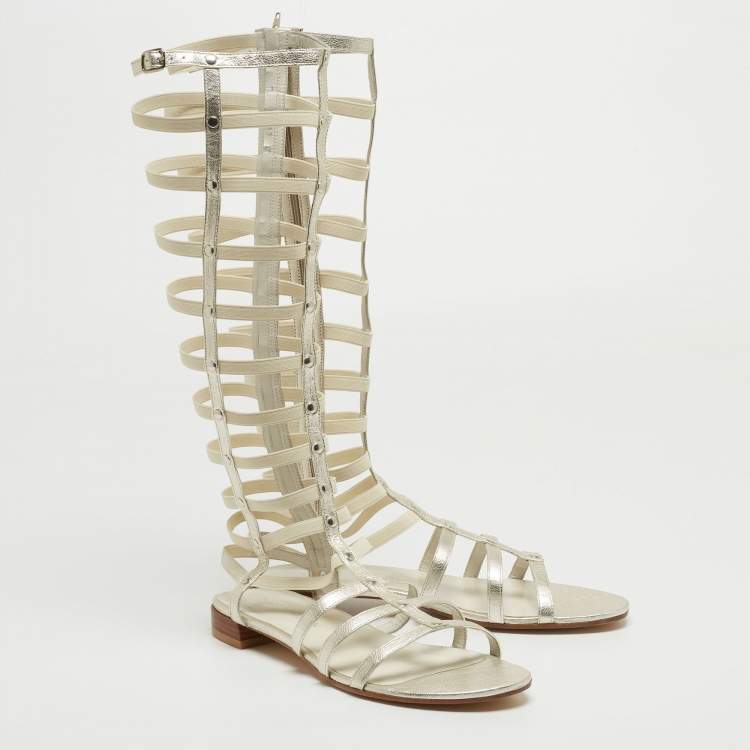 Pre Owned Stuart Weitzman Metallic White Leather and Elastic Gladiator Flat Sandals Size 40
