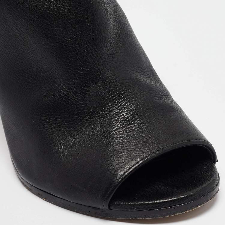 Pre Owned Stuart Weitzman Black Leather Cutout Elastic Booties Size 39