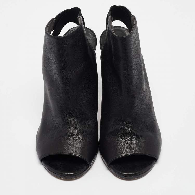 Pre Owned Stuart Weitzman Black Leather Cutout Elastic Booties Size 39