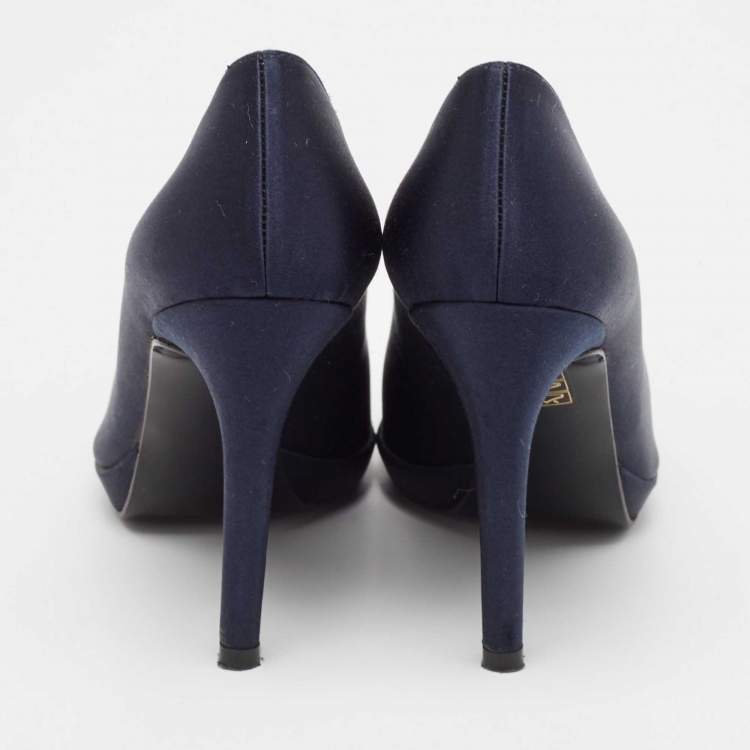 Pre Owned Stuart Weitzman Navy Blue Satin Round Toe Platform Pumps Size 38