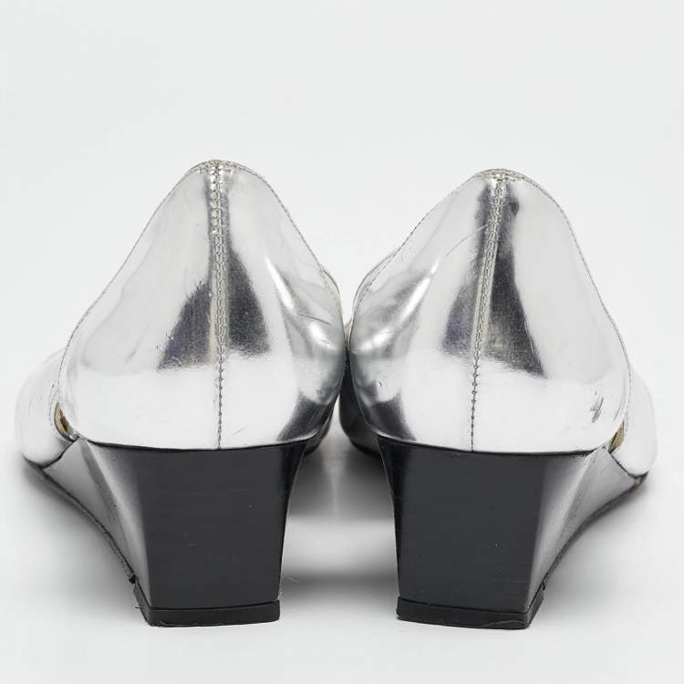 Pre Owned Stuart Weitzman Silver Leather Wedge Peep Toe Pumps Size 39