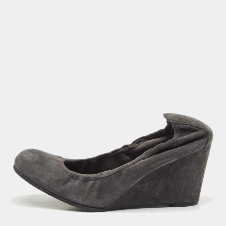 Pre Owned Stuart Weitzman Dark Grey Suede Scrunch Wedge Pumps Size 37.5