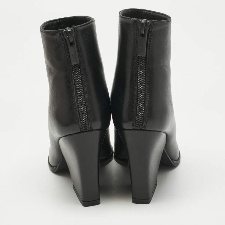 Pre Owned Stuart Weitzman Black Leather Zip Ankle Length Boots Size 34