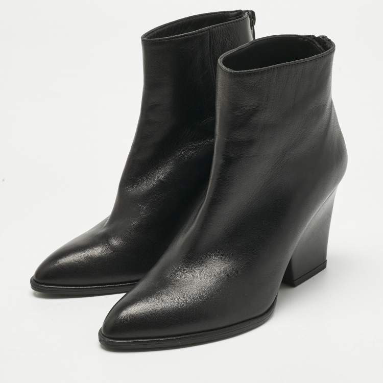 Pre Owned Stuart Weitzman Black Leather Zip Ankle Length Boots Size 34